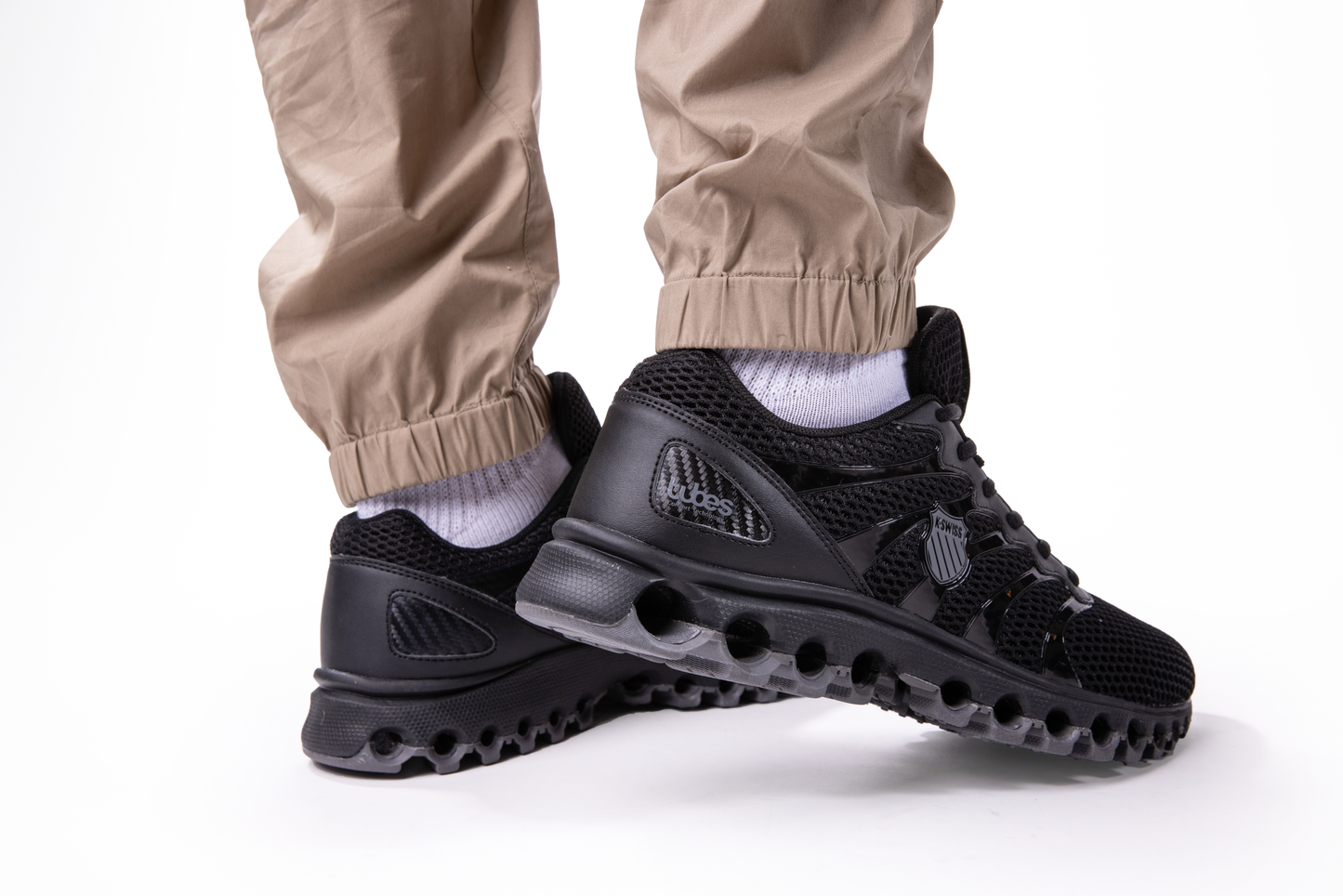 07112-011-M | TUBES 200 | BLACK/CHARCOAL
