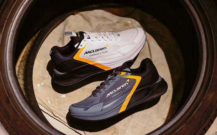04422-196-M | SLIDE SANDAL X MCLAREN F1 TEAM | WHITE/BLACK/PAPAYA